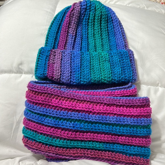 Crochet Hat&Scarf Set-Adult - Picture 1 of 5